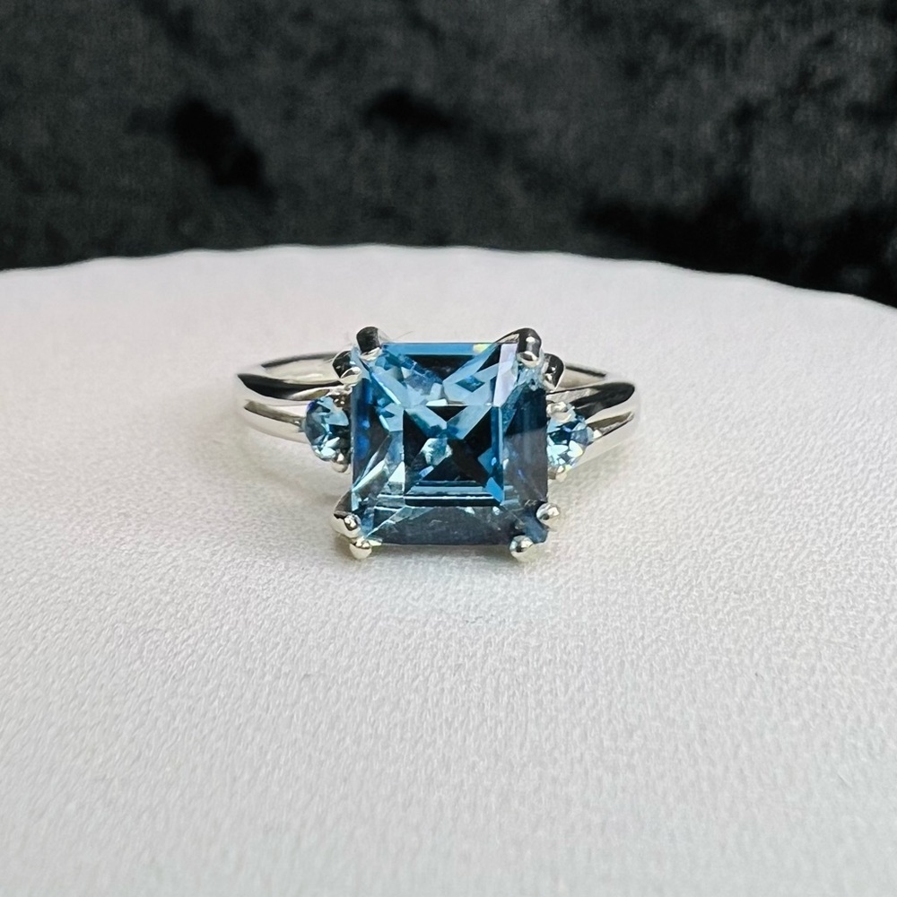Sterling Silver Swarovski Crystal Ring